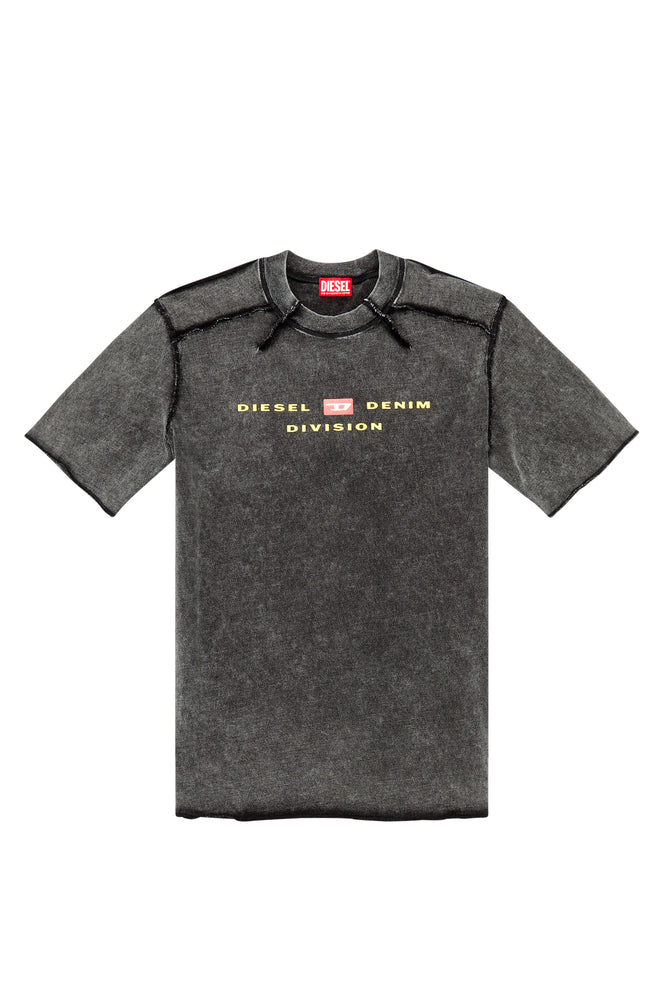 Treated jersey T-shirt with darts (3)