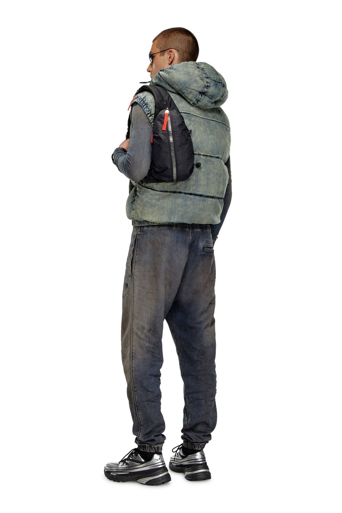 Zip-D-Sling bag in check-jacquard shell (5)