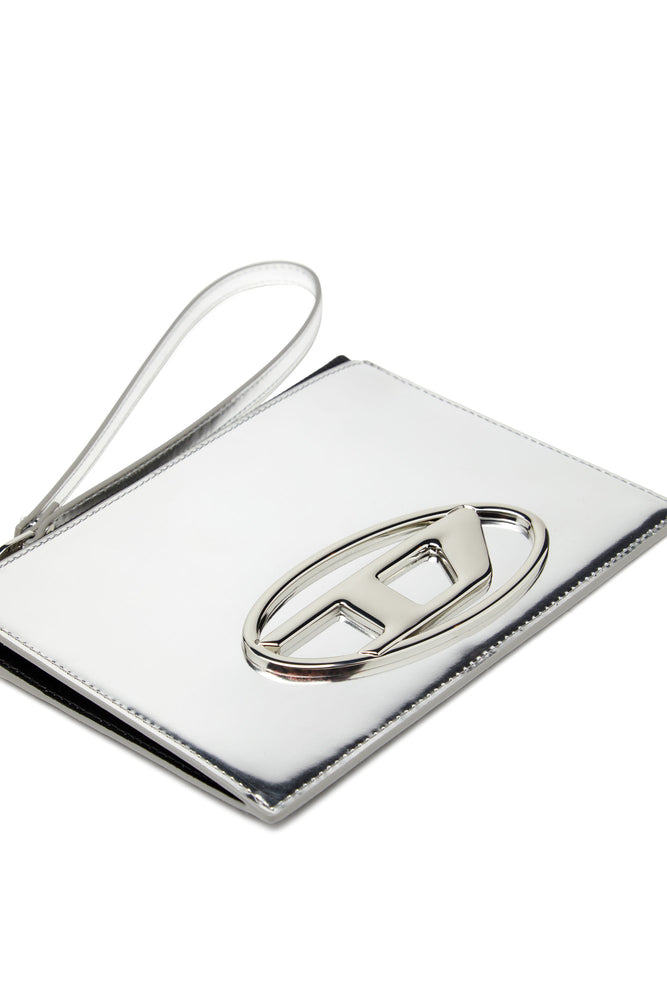 Zipped pouch in mirror leather (4)