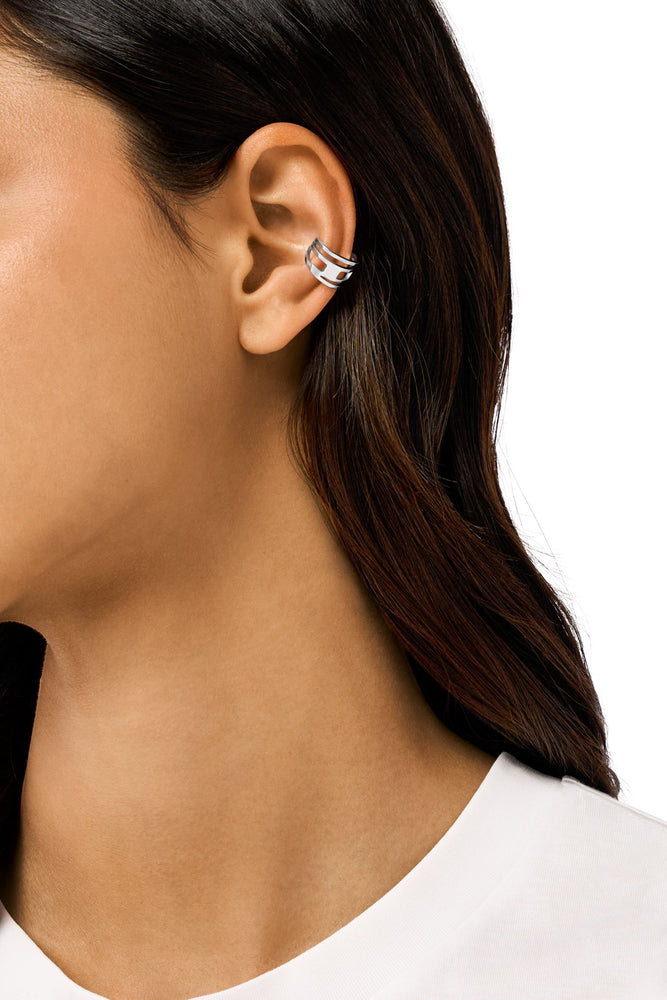 Stainless steel ear cuff features the D logo in a wrapped design (3)