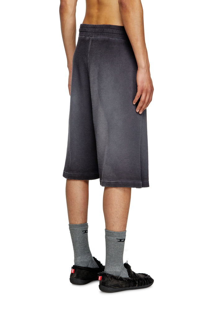 Waffle shorts with medieval print (1)
