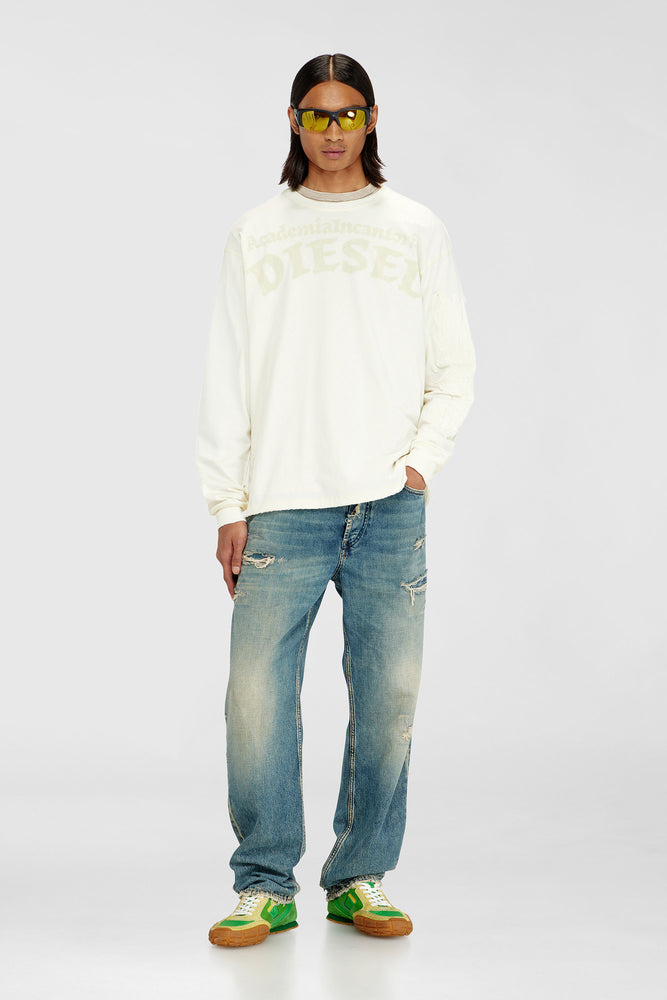 Long-sleeve T-shirt with prints and patches (2)