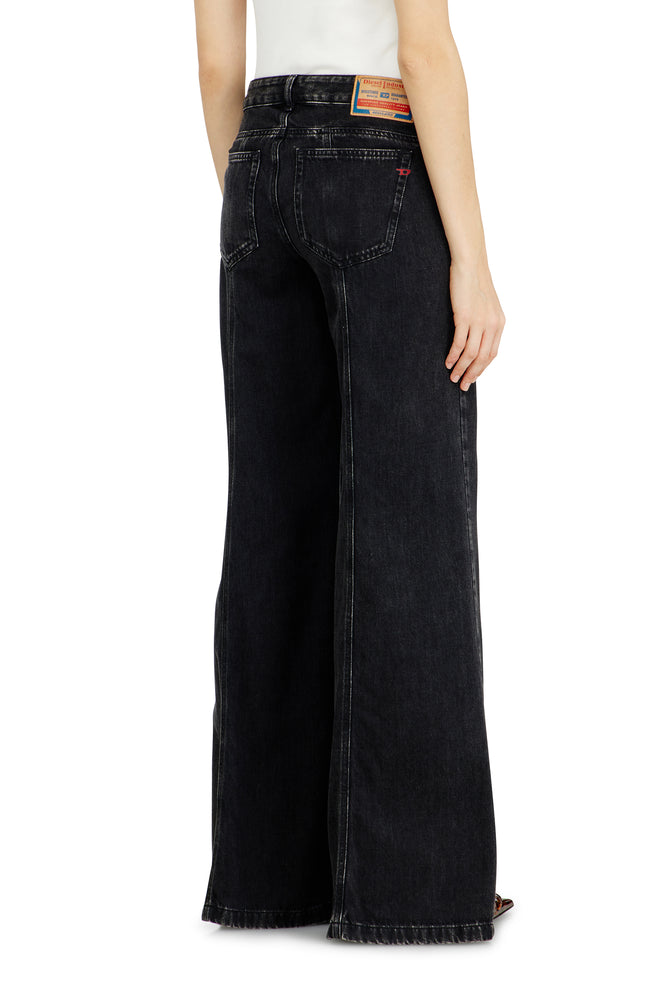 Flare Jeans Low Waist D-Akii (1)