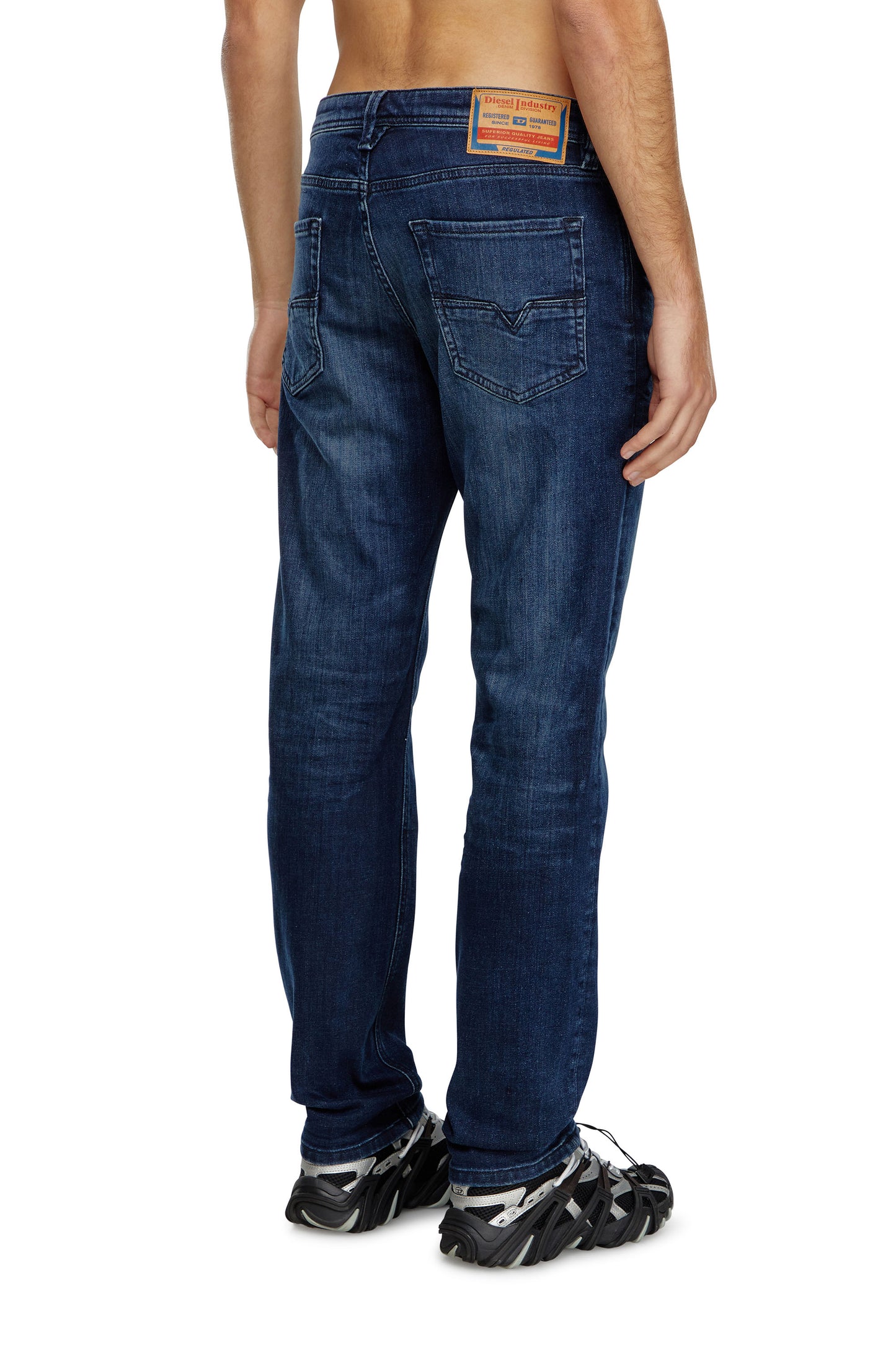 Tapered Jeans - 1986 Larkee-Beex (1)