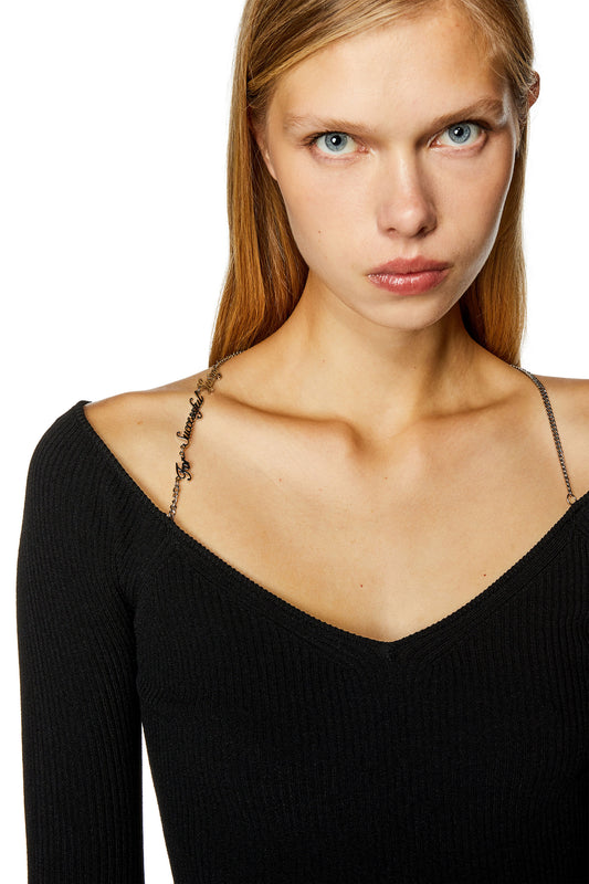 Ribbed top with logo chain strap (2)