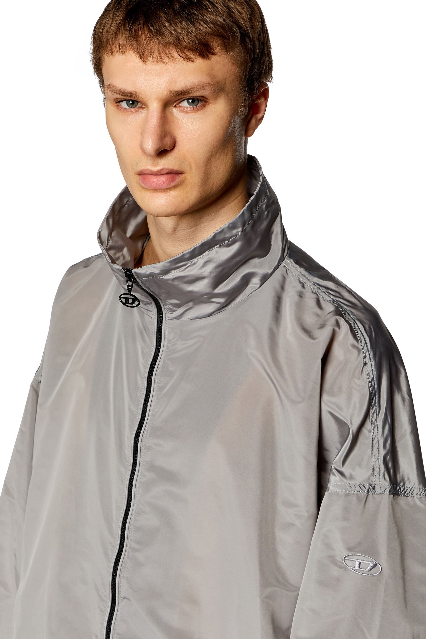 Fluid windbreaker in ciré nylon (2)