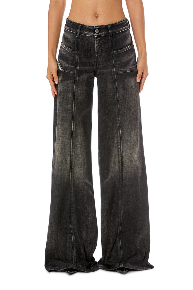 Flare Jeans - D-Akii