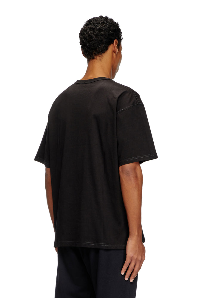 T-shirt with small logo (1)