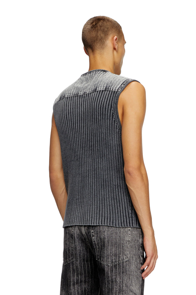 Utility Vest With Contrast Panels (1)