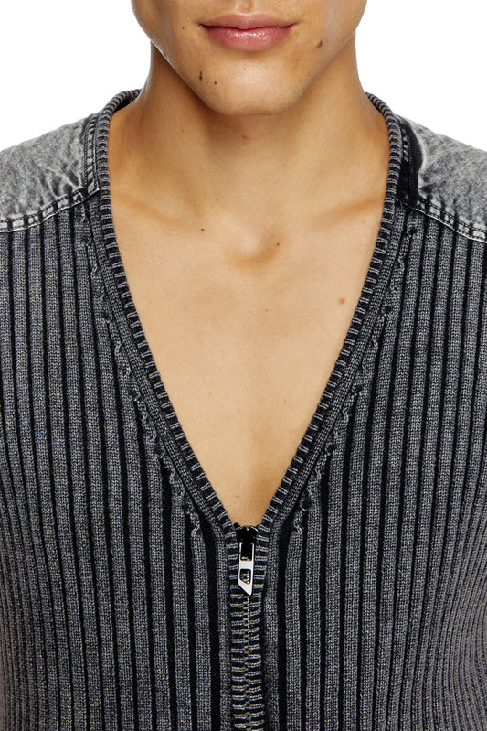 Utility Vest With Contrast Panels (2)