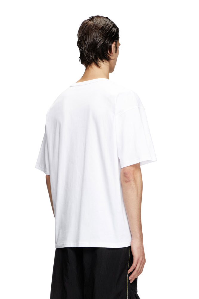 T-shirt with small logo (1)