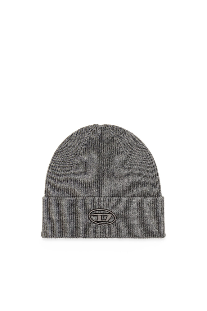 Ribbed beanie with D embroidery
