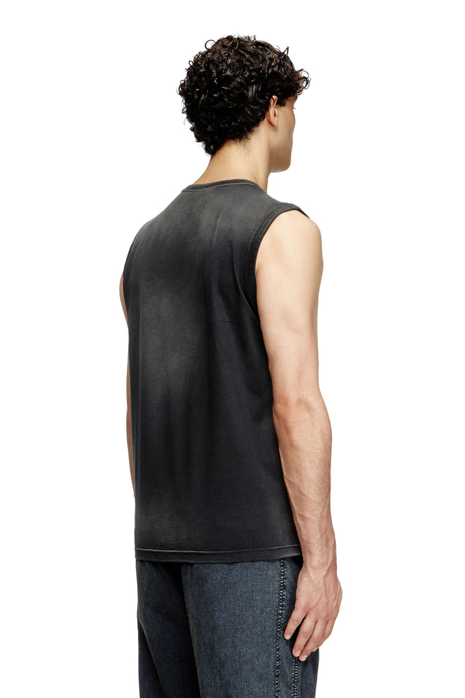 Faded tank top with cut-out Oval D (1)