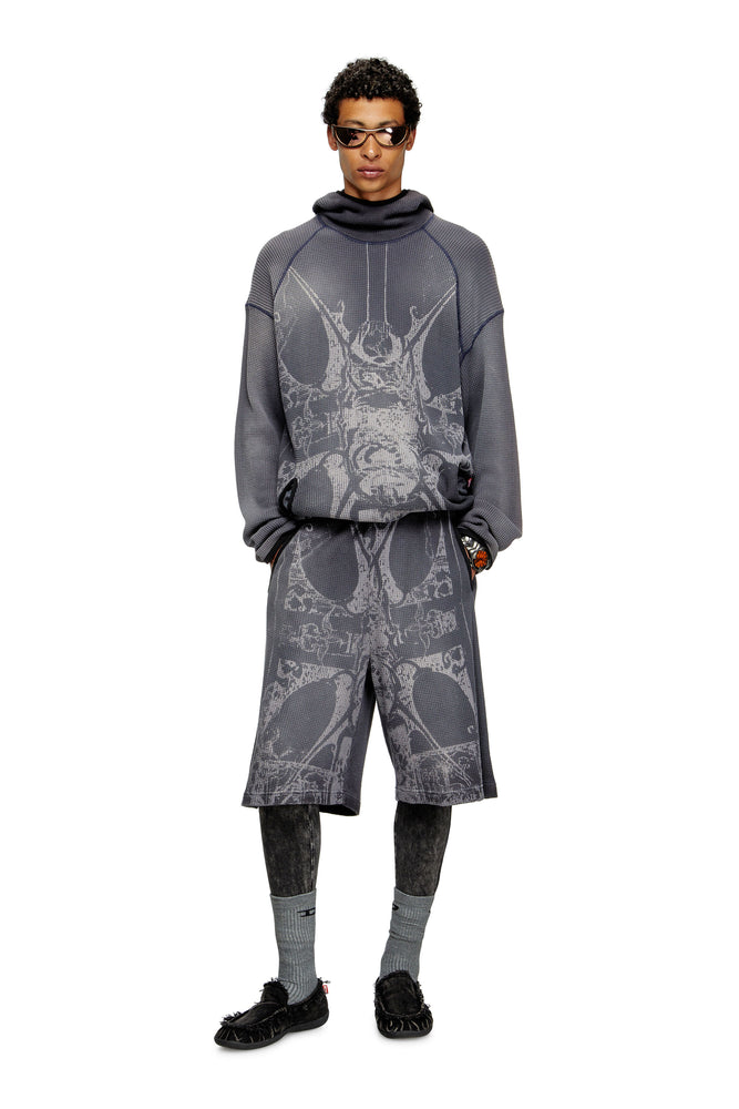 Waffle shorts with medieval print (2)