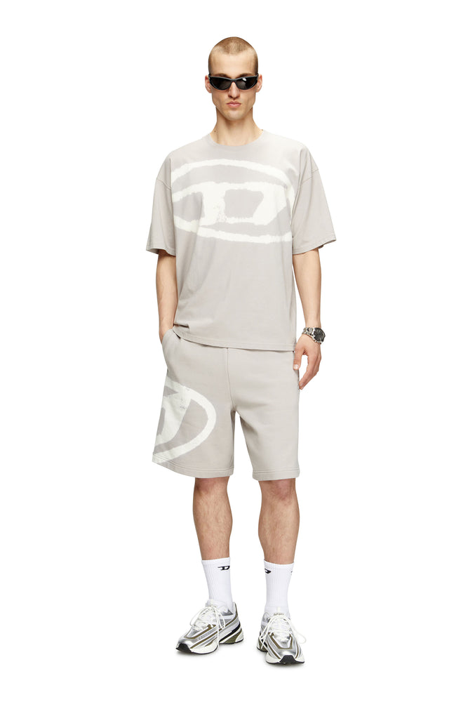 T-shirt with bleached Oval D logo (2)