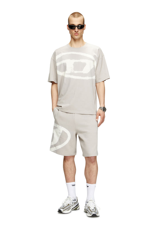 T-shirt with bleached Oval D logo (2)
