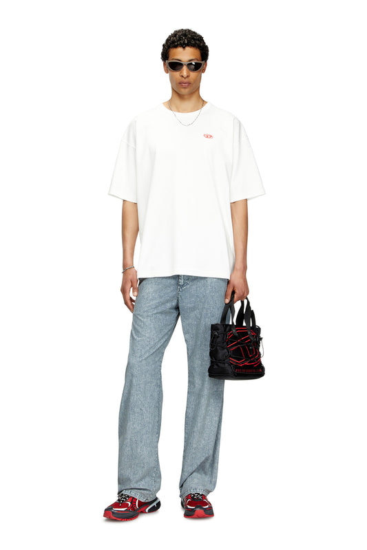 T-shirt with red Oval D (2)