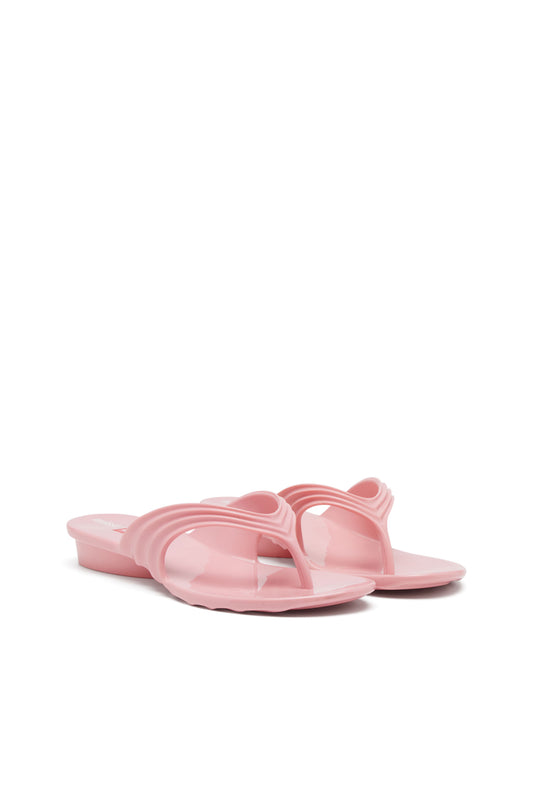 Sculptural flip-flops in Melflex® (1)