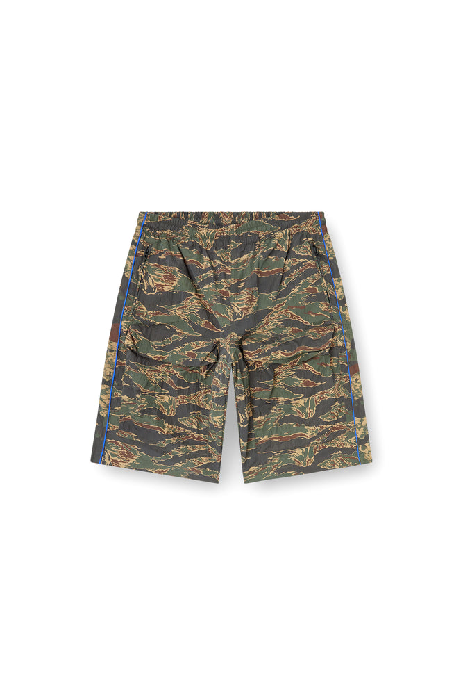 Cargo shorts with mixed camo prints (3)
