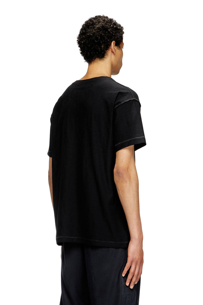 T-shirt with medieval logo (1)