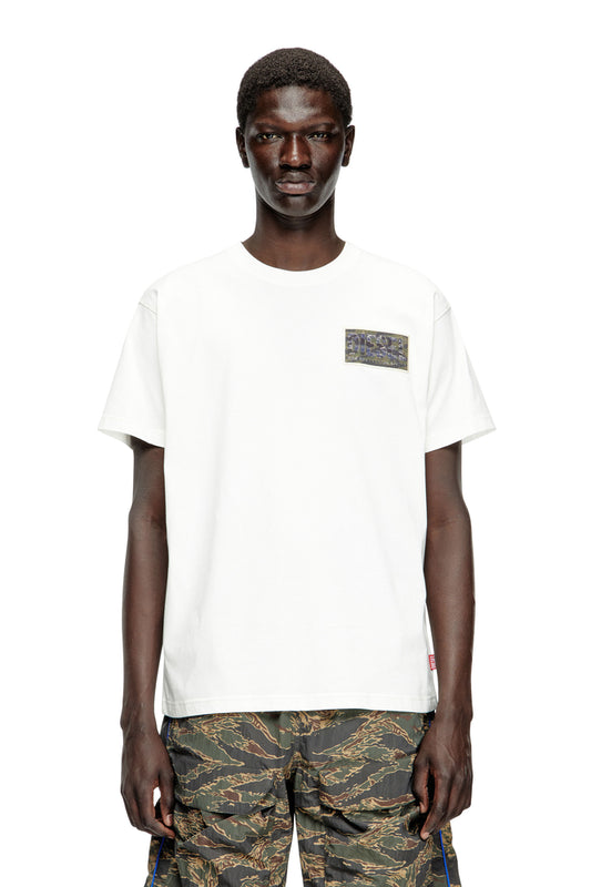 T-shirt with camo logo patch
