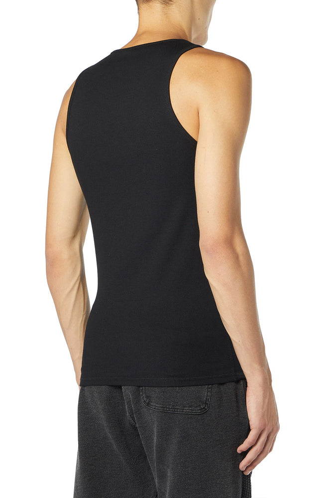 Ribbed tank with Oval D (1)