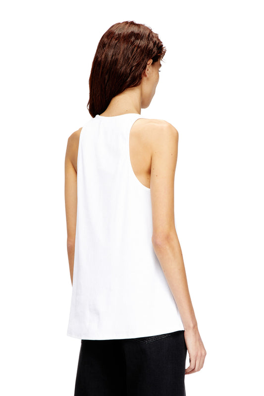 Ribbed tank with Oval D (1)