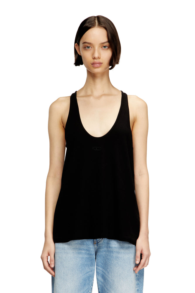 Ribbed tank with Oval D