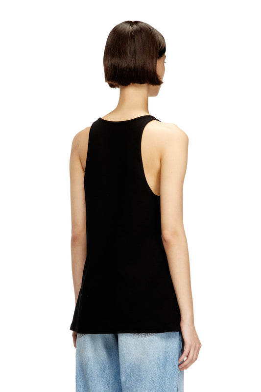 Ribbed tank with Oval D (1)