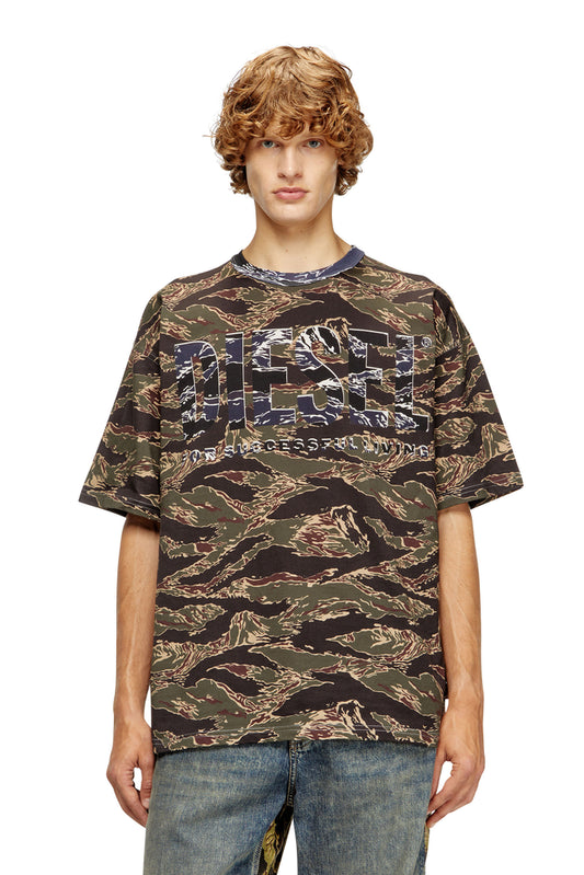 Camo T-shirt with camo logo