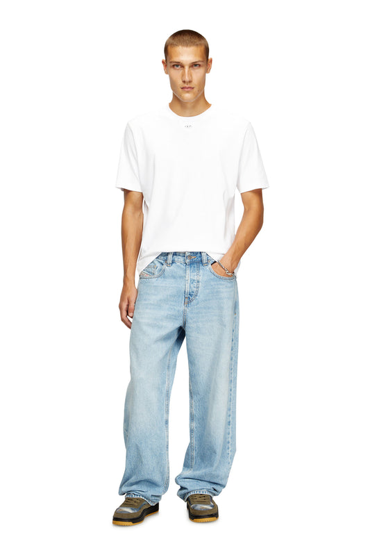 Regular T-shirt with crew neck and Oval D (2)
