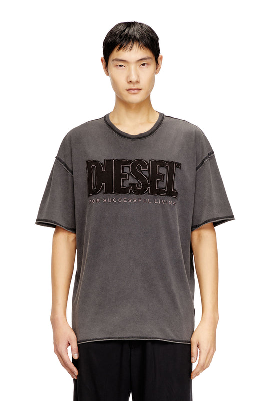 T-shirt with appliqué logo and raw edge