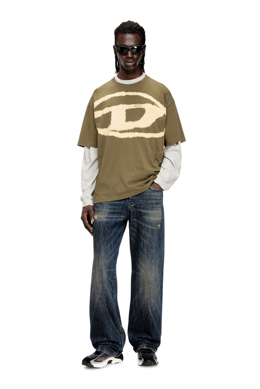T-shirt with bleached Oval D logo (2)