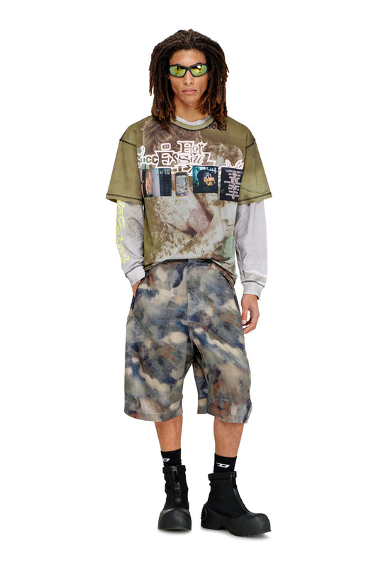 Relaxed T-shirt with all-over prints and patches (2)