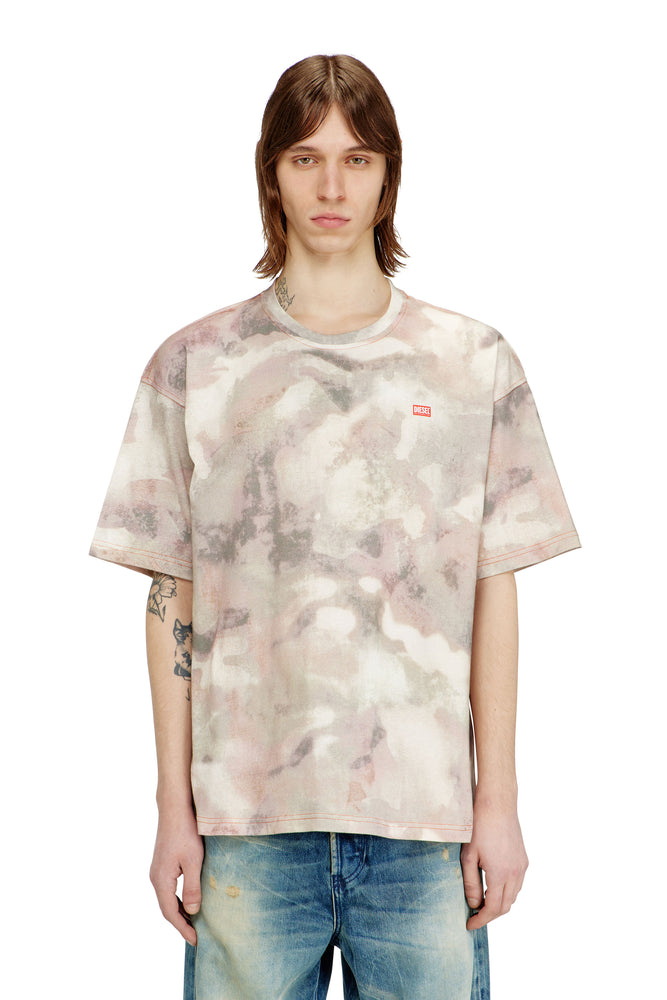 Heavy cotton T-shirt with camo print