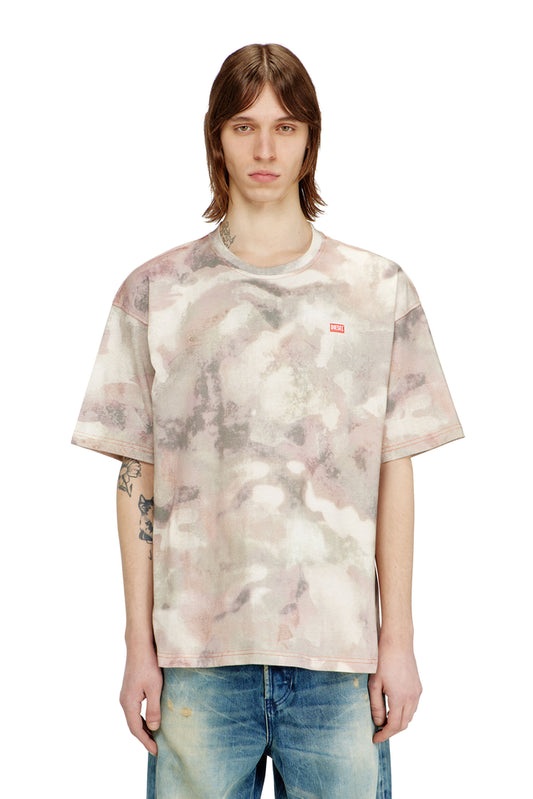 Heavy cotton T-shirt with camo print
