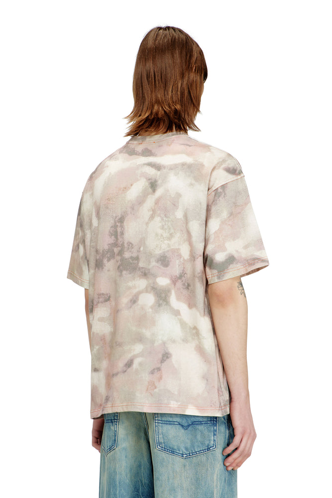Heavy cotton T-shirt with camo print (1)