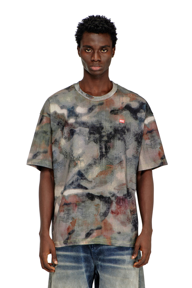 Heavy cotton T-shirt with camo print