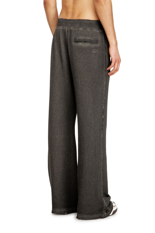 Sweatpants with studs and graphic print (1)