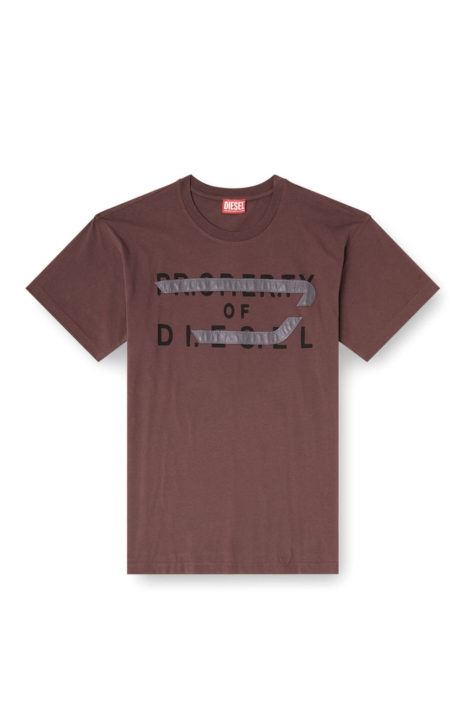 Regular T-shirt with D appliqué (3)