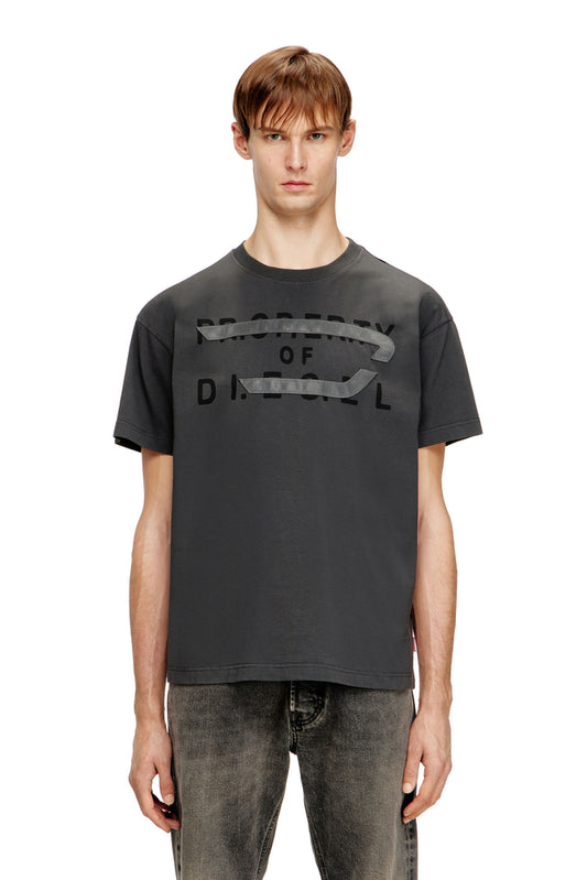 Regular T-shirt with D appliqué