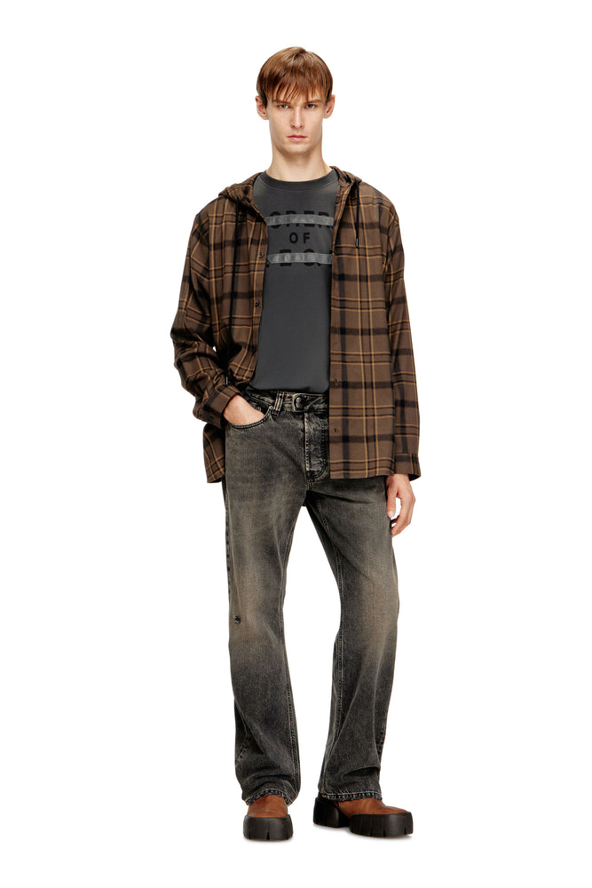 Regular T-shirt with D appliqué (2)