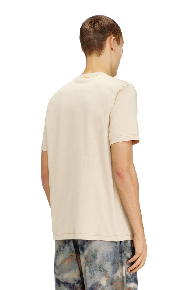 T-shirt with camouflage patch (1)