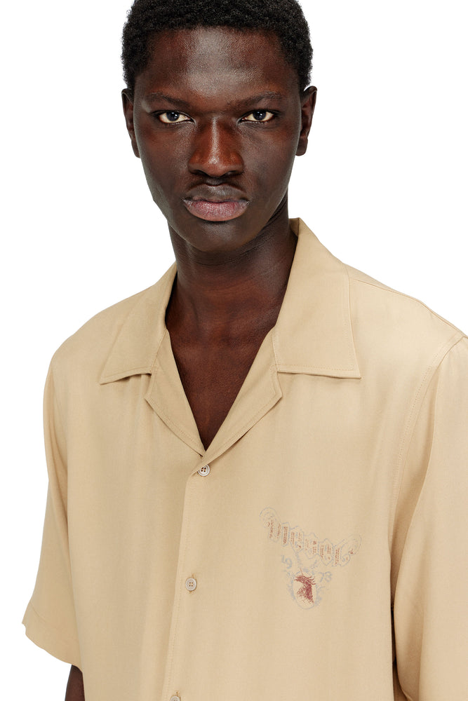 Fluid bowling shirt with faded logo graphic (2)