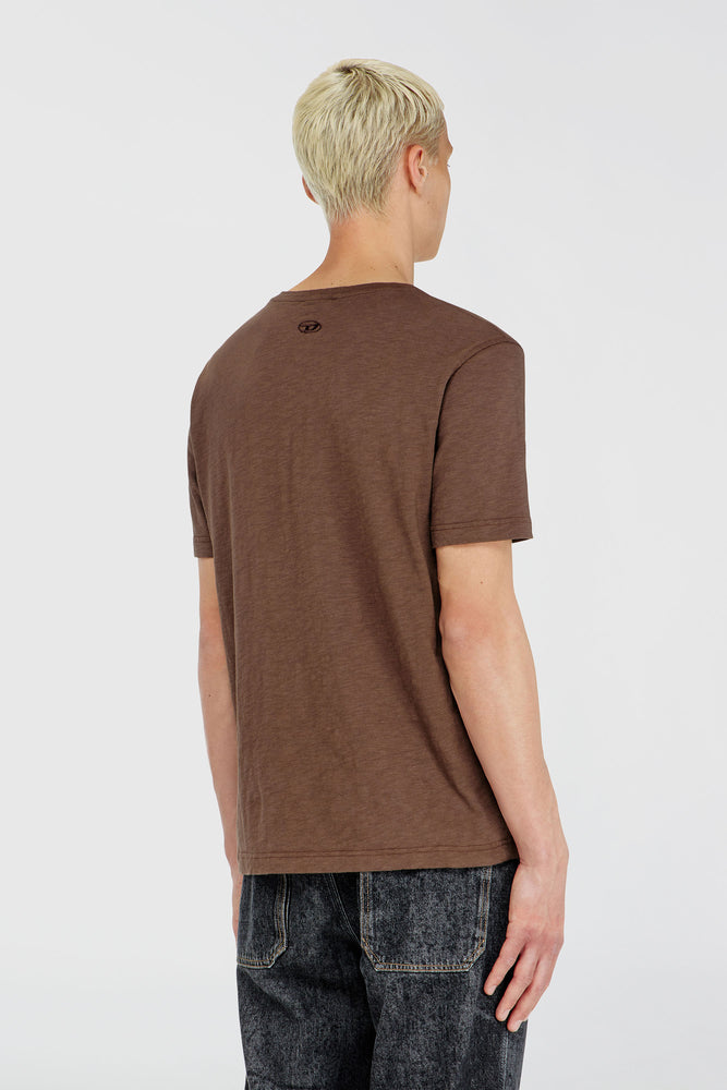 V-neck T-shirt with foil print (1)
