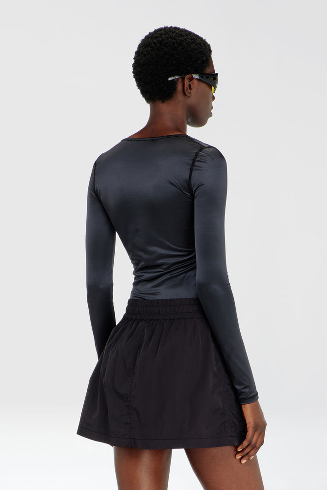 Nylon slim top scoop neck with Logo Oval D embroidery (1)