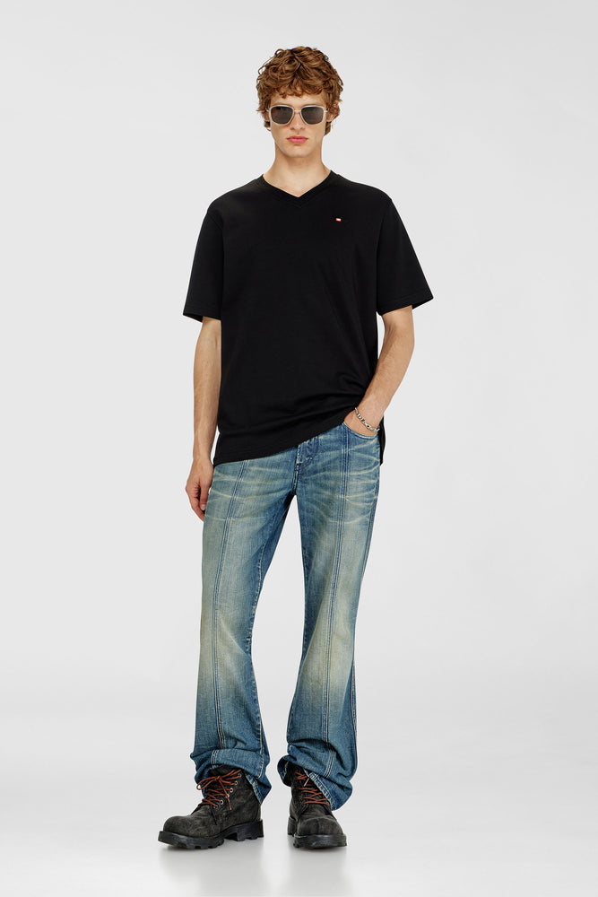 V-neck T-shirt with micro logo embroidery (2)