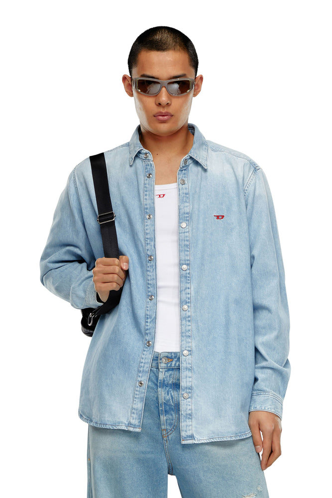 Shirt in denim