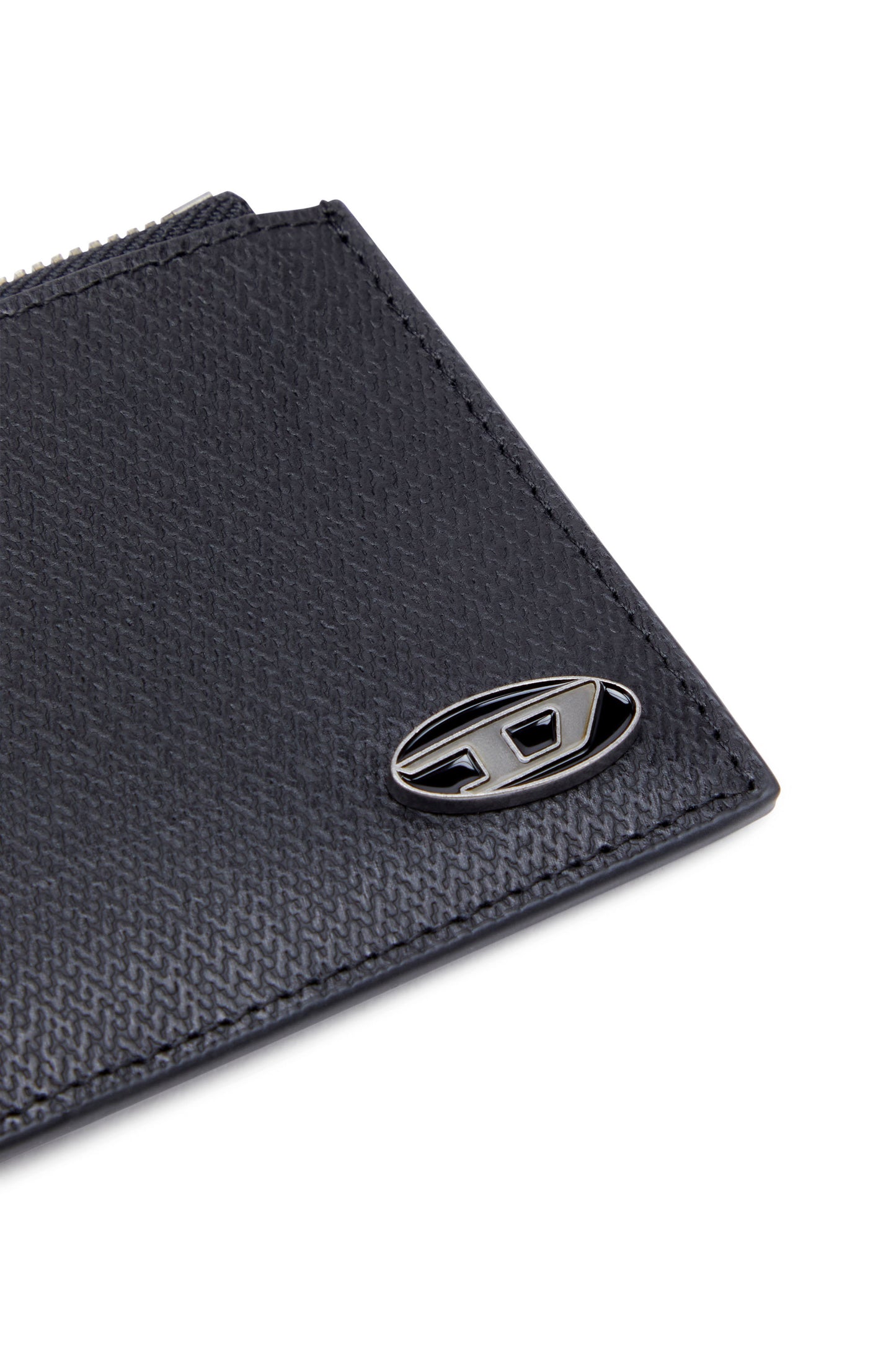 Slim card holder in textured leather (3)