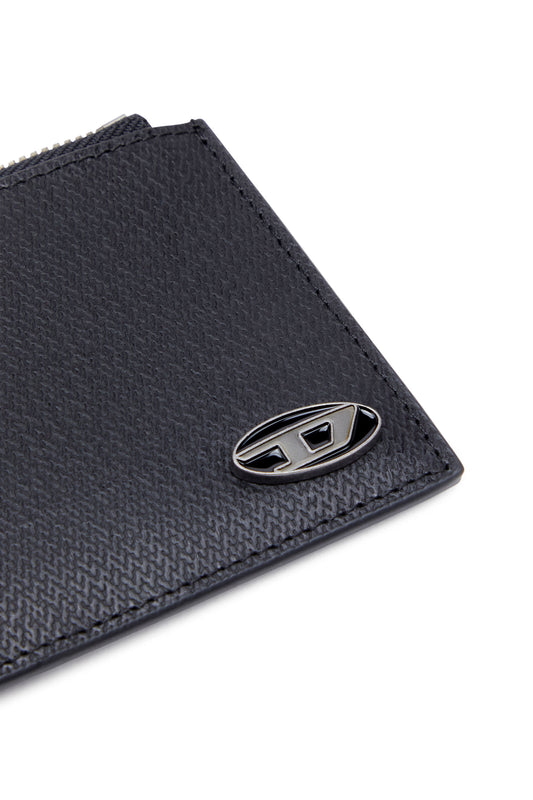 Slim card holder in textured leather (3)